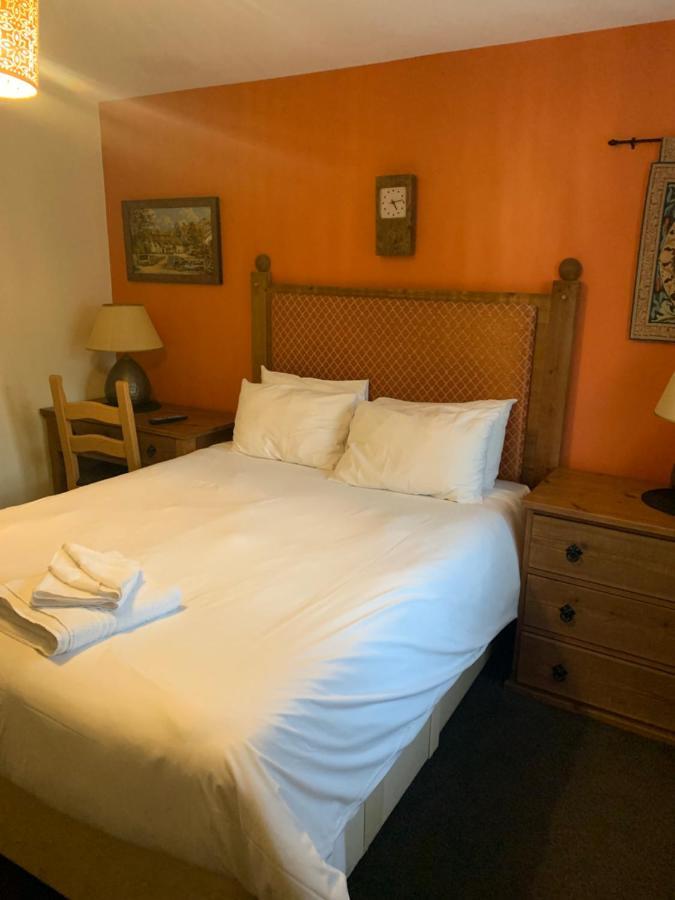 The Barrington Arms Hotel Shrivenham Extérieur photo